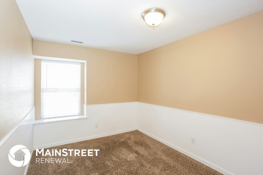 Building Photo - 8845 Lighthorse Dr