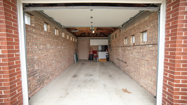 Building Photo - 4841 Lamb Dr