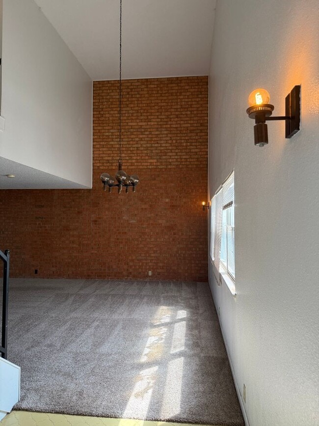 Building Photo - 2 Story Townhome on Golf Course