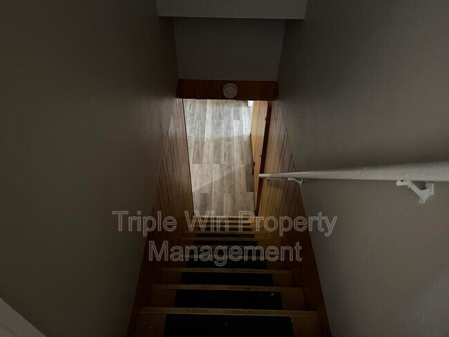 Building Photo - 10191 Mayfair Dr