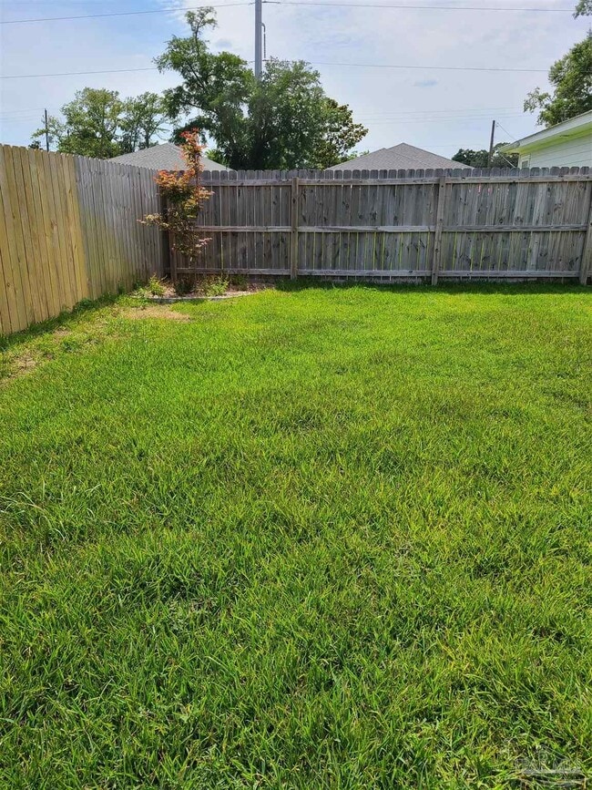 Building Photo - 715 W Ensley St