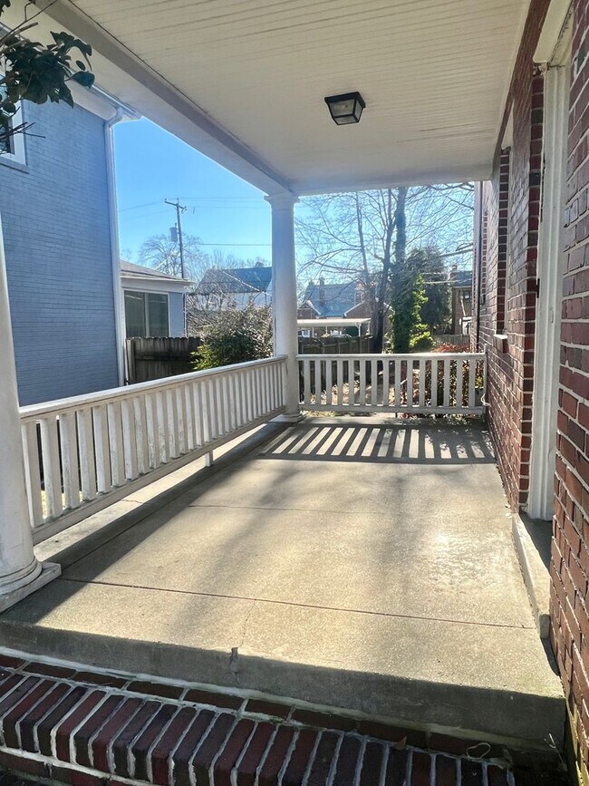 Building Photo - 4505 W Grace St