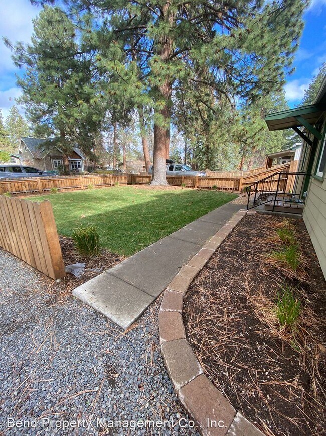 Building Photo - 3 br, 1 bath House - 1459 NW Kingston