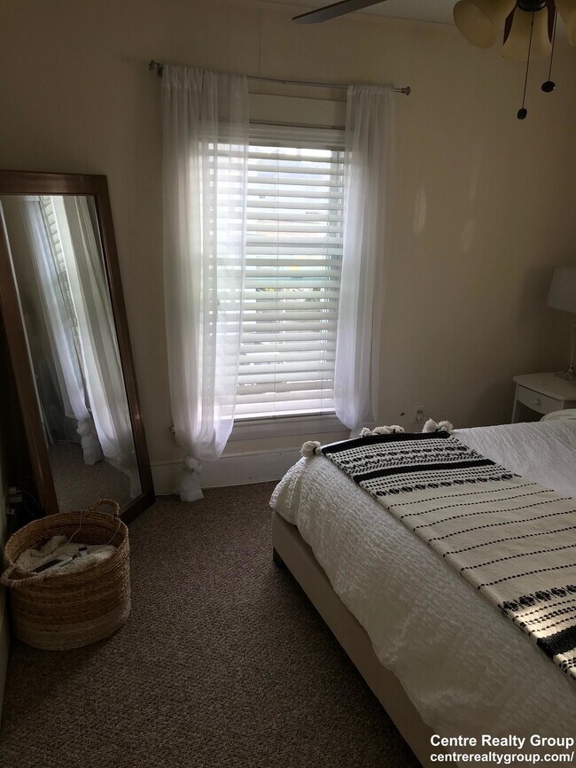 Building Photo - 122 Chestnut St