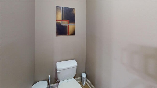 Building Photo - 150 Village Ct