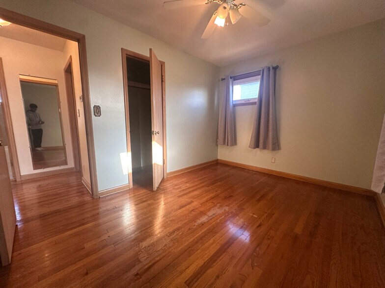 Building Photo - 8506 Izard St