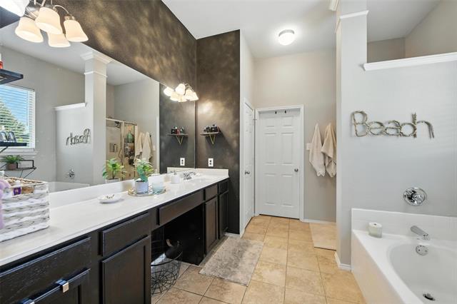 Building Photo - 6121 Paddlefish Dr