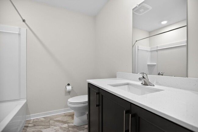 Building Photo - Beautiful 3 Bedroom, 2.5 Bath Bridgeport T...