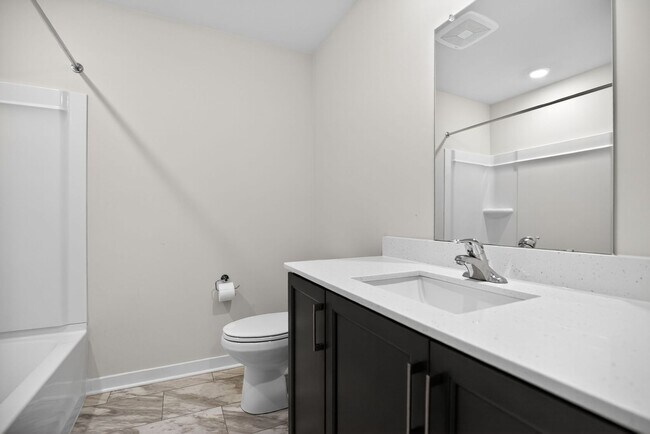 Building Photo - Beautiful 3 Bedroom, 2.5 Bath Bridgeport Townhome!