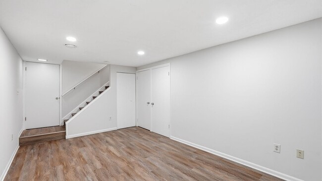 Building Photo - Newly Renovated 5 Bedroom Home With Country Porch!