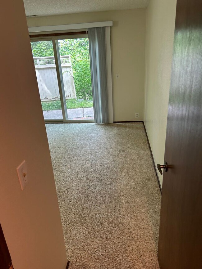 Building Photo - Luxury Hillside Retreat with City Views – 3 Bed / 3 Bath + Loft on Expansive Double Lot