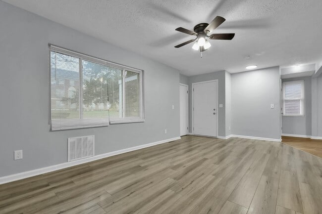 Building Photo - 162 S Powell Ave