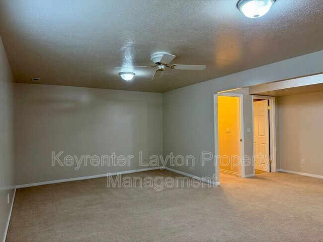 Building Photo - 1070 E 5600 S