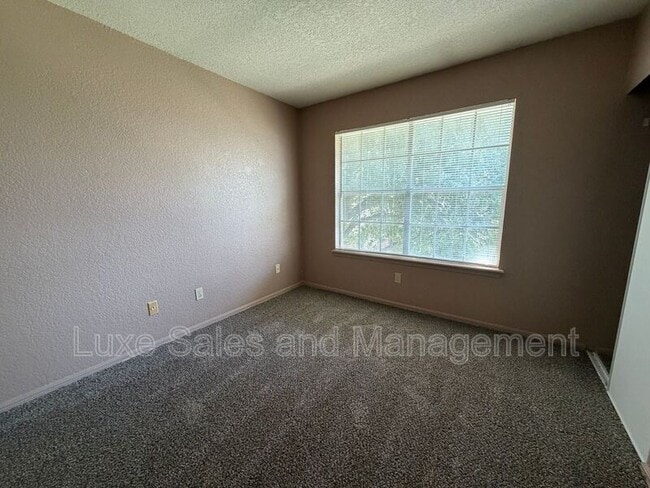Building Photo - 3200 W Britton Rd