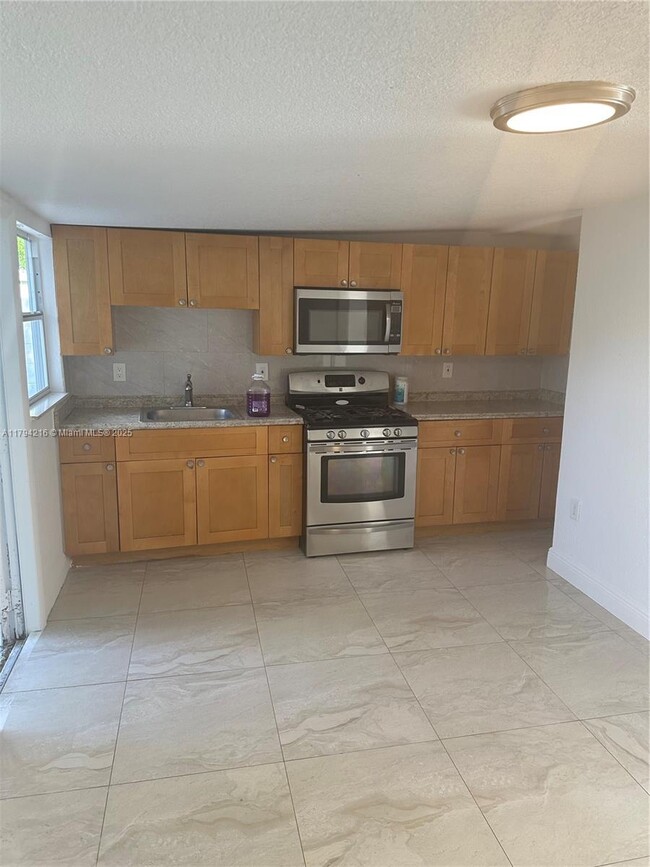 Primary Photo - 2250 NW 103rd St