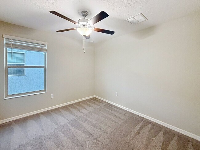 Building Photo - 7012 Samuel Ivy Dr