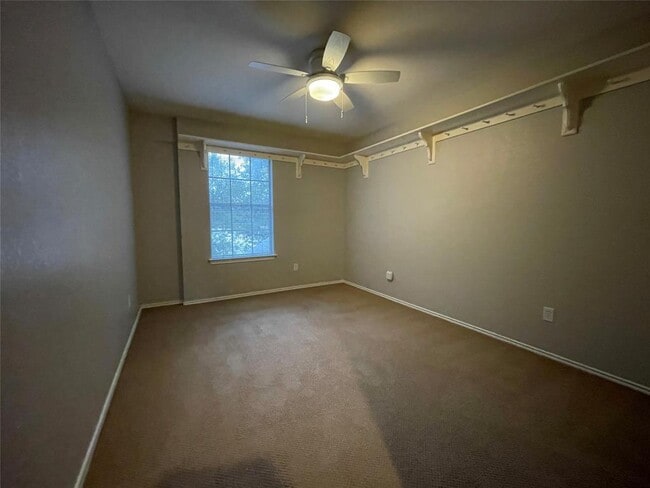 Building Photo - 14828 Single Trce