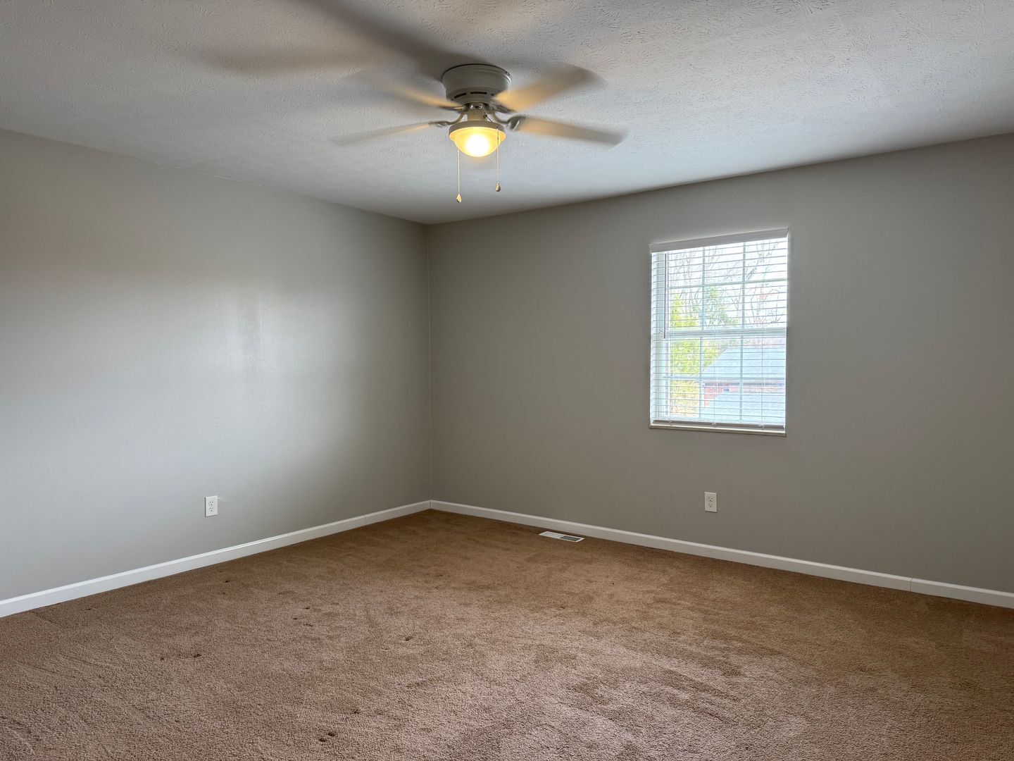 Building Photo - 33 Campbell Dr