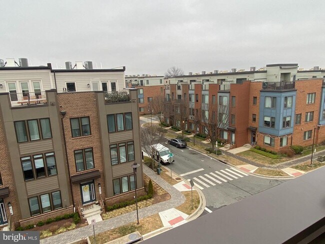 Building Photo - 16356 Columbus Ave