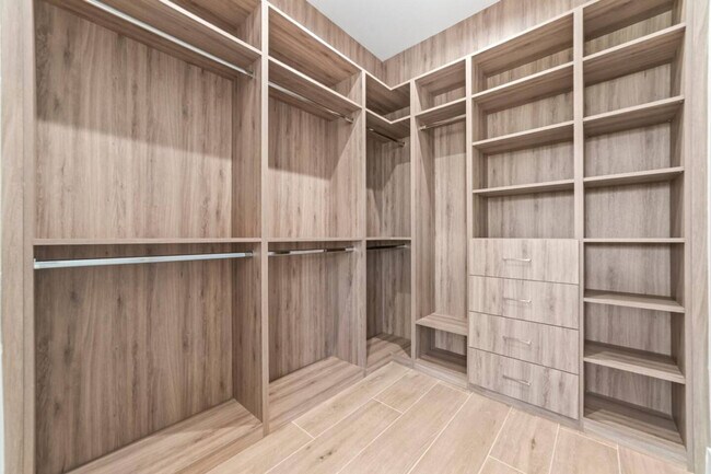 Building Photo - 1812 Miami Rd