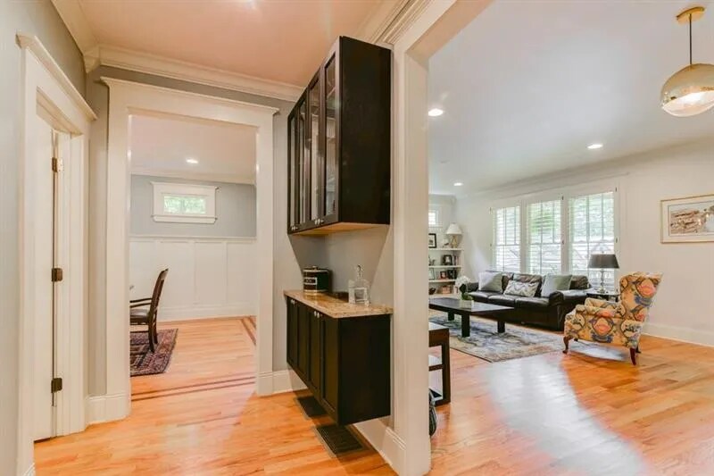 Dry Bar - 2018 McLendon Ave NE