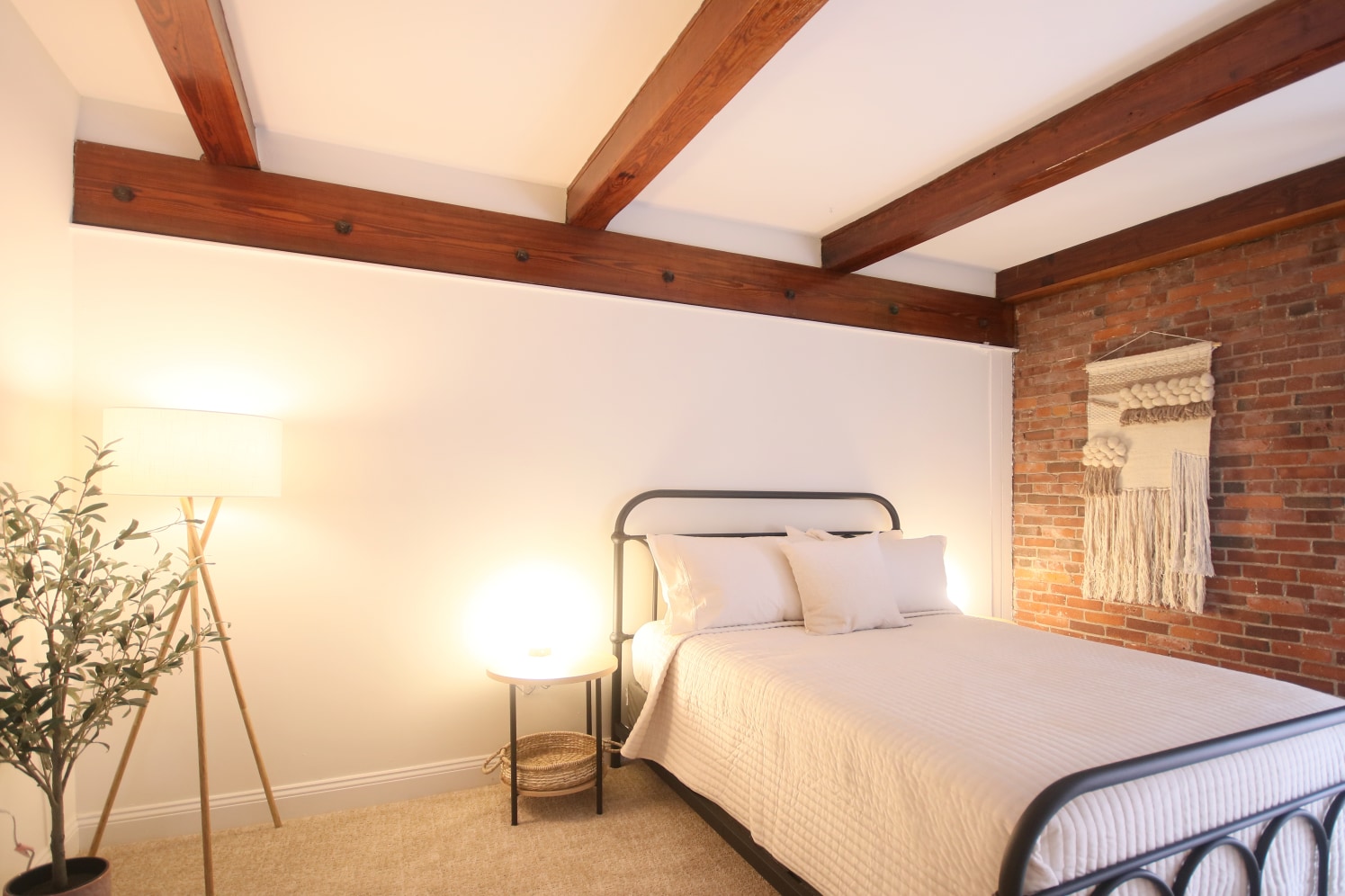 Bedroom - 99 Silver St