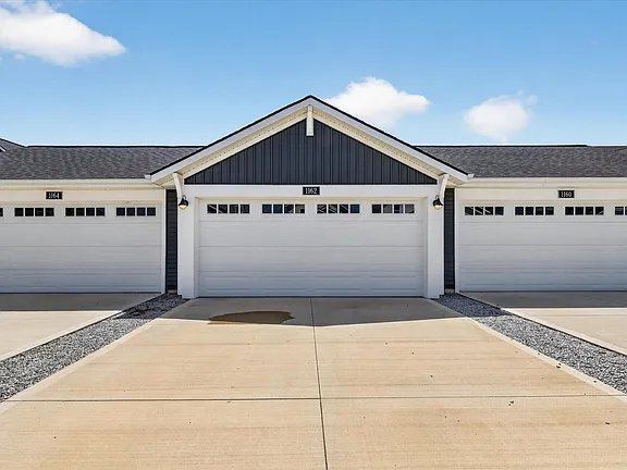 Building Photo - 1162 Stagecoach Dr