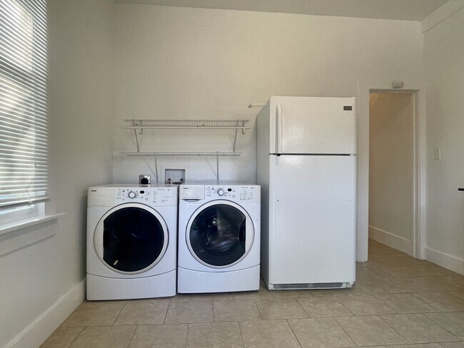 Building Photo - 1137 NW 44th St