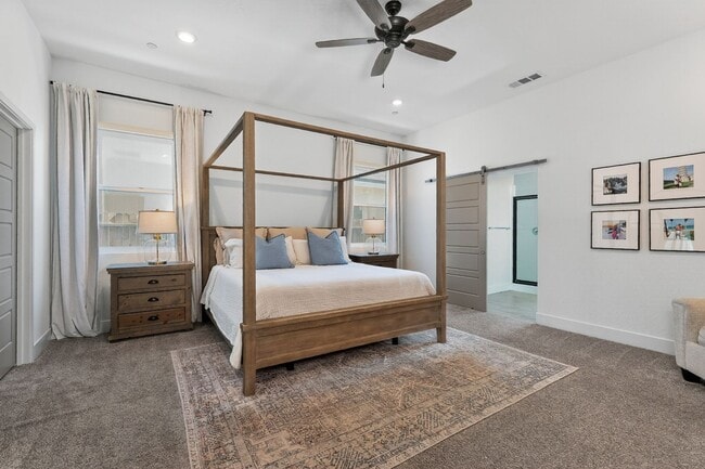 Building Photo - Charming 4BR House in Madera