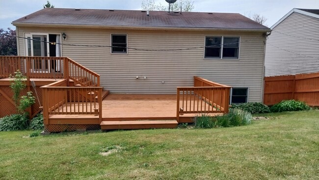 Building Photo - 5420 Hillside Dr W