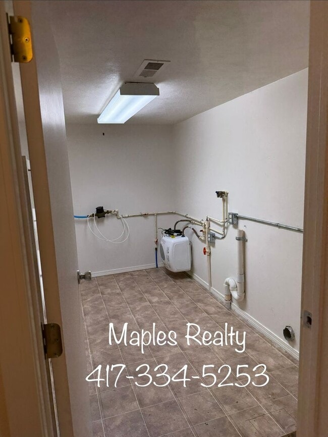 Building Photo - 7133 MO-76