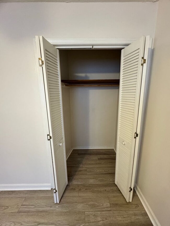 Building Photo - 573 Downing St