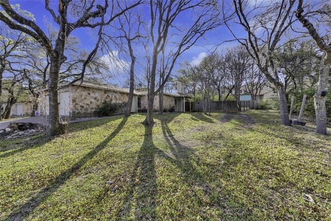 Building Photo - 9802 Hundred Oaks Cir