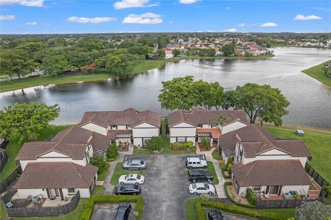 Building Photo - 15070 SW 49th Ln