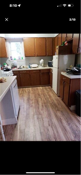 Building Photo - 685 Garry Rd