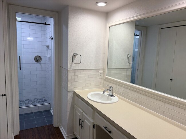 Building Photo - 3410 Timberline Dr