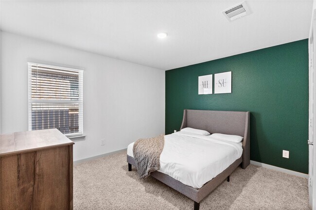 Building Photo - 13220 Lago Acero