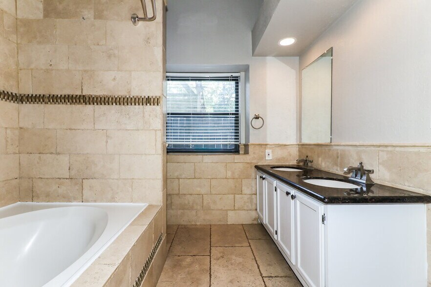Building Photo - 4210 Hawk Meadow Dr