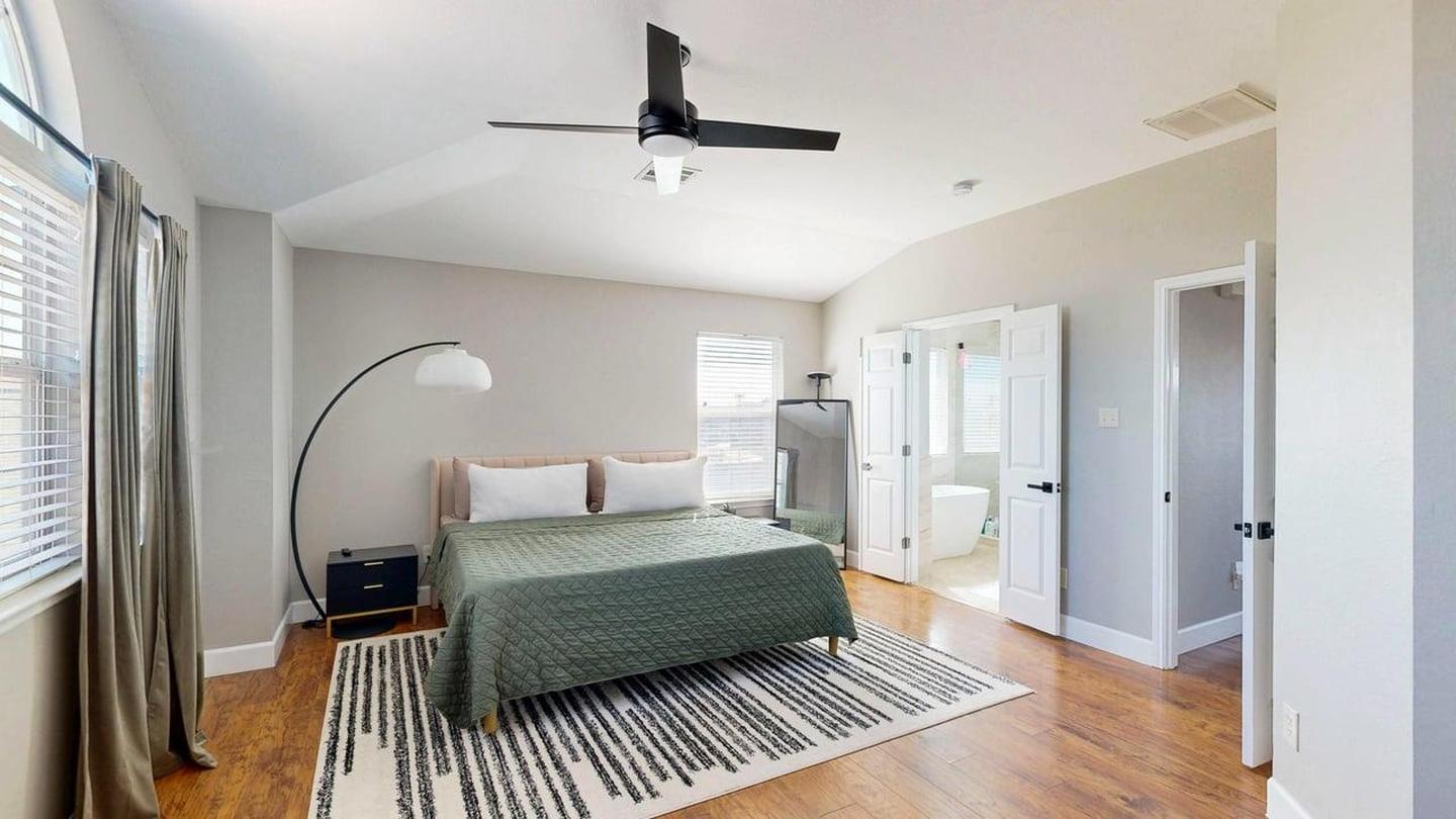 Building Photo - Comfortable Round Rock living with space, style, and everyday convenience