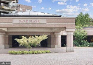 Building Photo - 1100 Lovering Ave