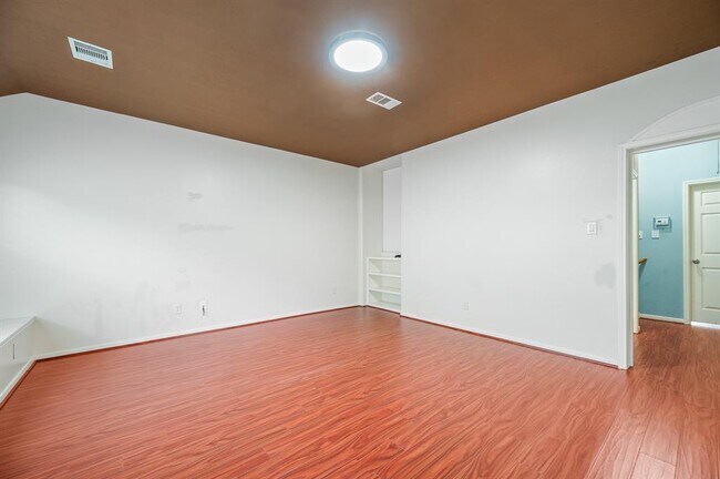 Building Photo - 8911 Cedar Mound Ln