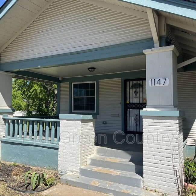 Building Photo - 1147 N Main St