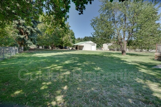 Building Photo - 1823 E Wilbur Ave