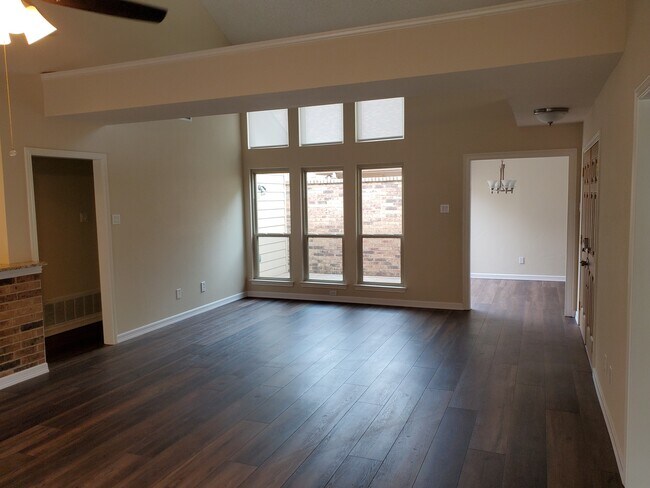 Building Photo - 4424 Windhaven Ln
