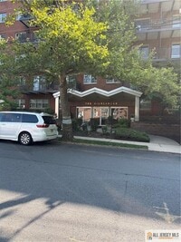 Building Photo - 123 S Adelaide Ave