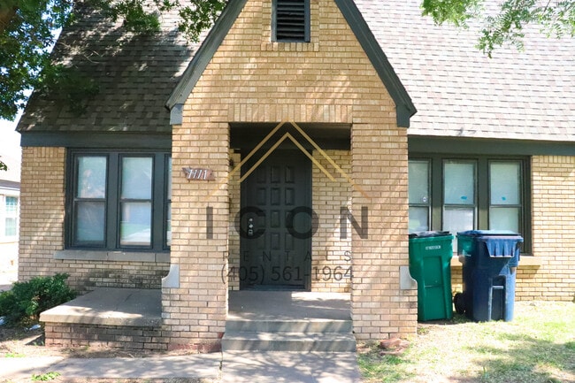 Building Photo - 1111 NW 27th St