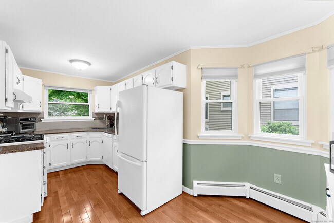 Building Photo - 31 Stevens Pl
