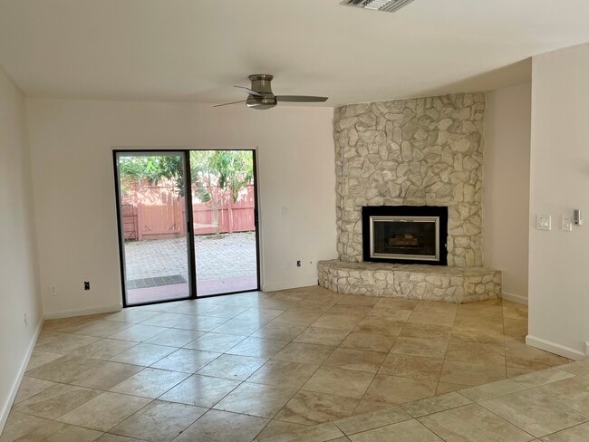 Building Photo - 708 Sea Palm Ln