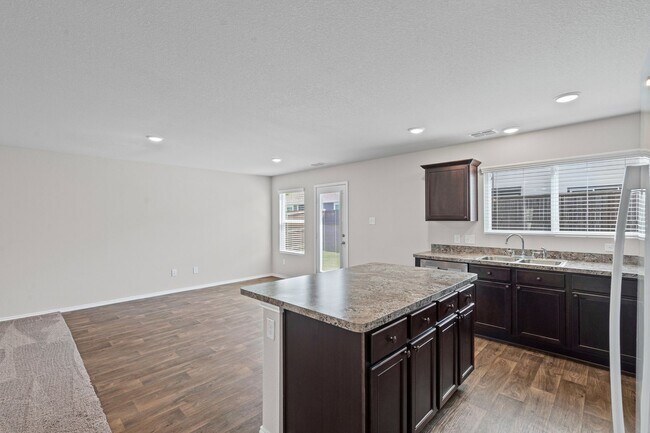 Building Photo - Craftsman in Cleburne
