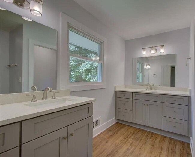 Building Photo - 985 Frontier Trail SW